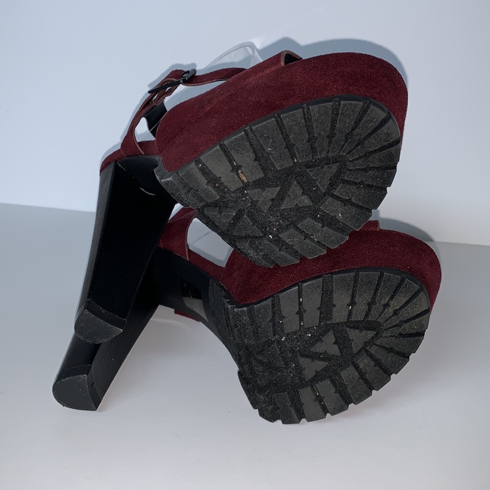Delicious Platform Heels - Picture 5 of 6
